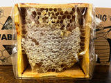 Nid d'abeille naturel (miel en rayon) de l'apiculteur biologique du Weinviertel
